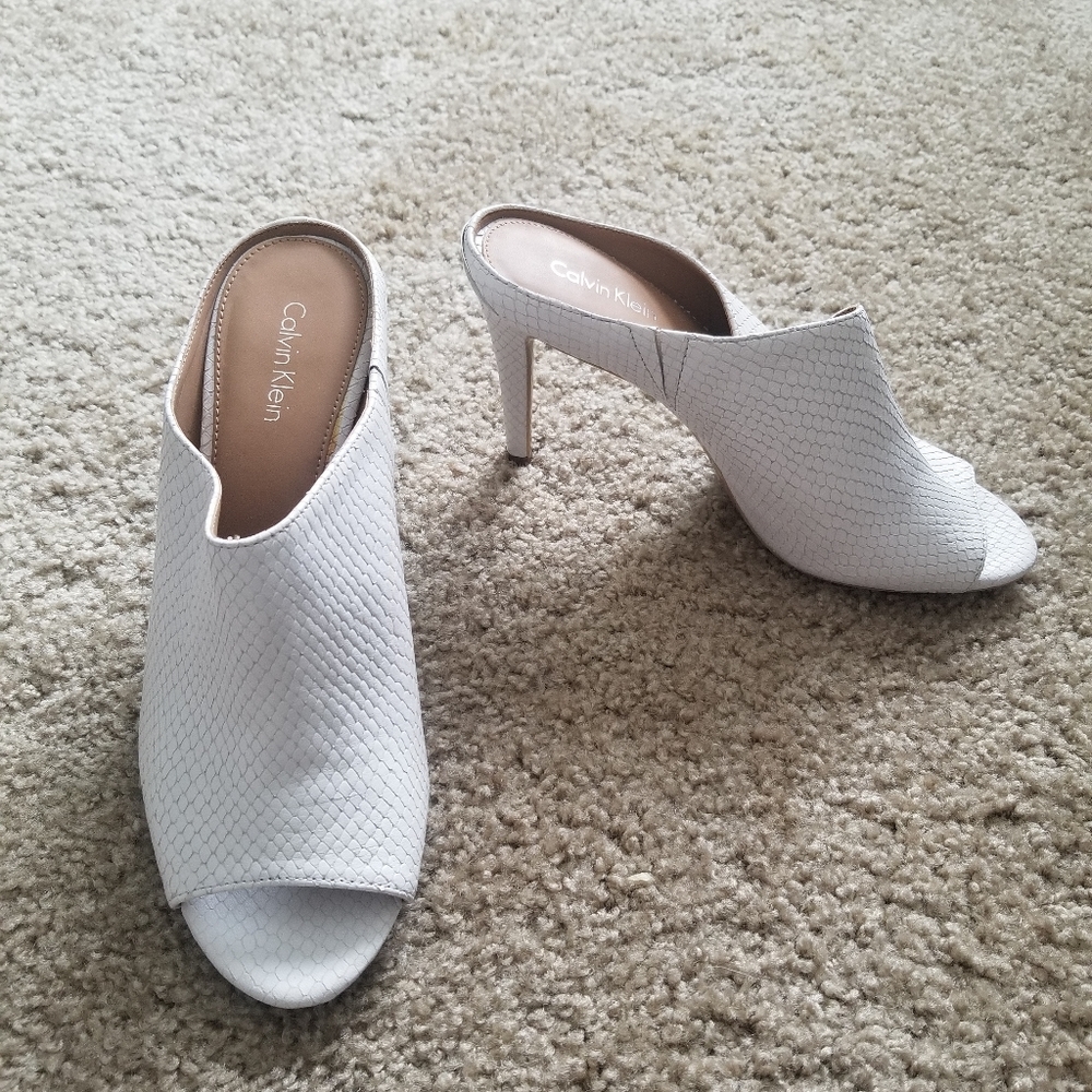 NEW!! | Calvin Klein White Heels